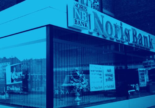 Außenansicht Noris Bank blau eingefärbt